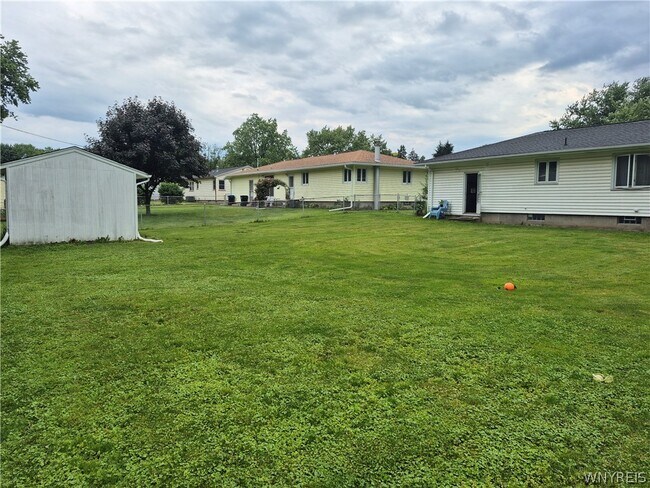 Building Photo - 66 Landau Dr