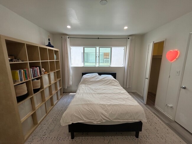 Bedroom - 123 S St Andrews Pl