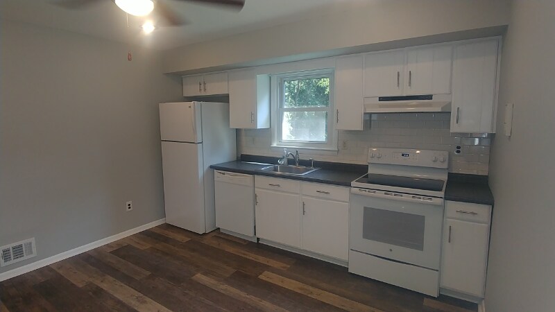 Building Photo - 321 Edgewood Ave