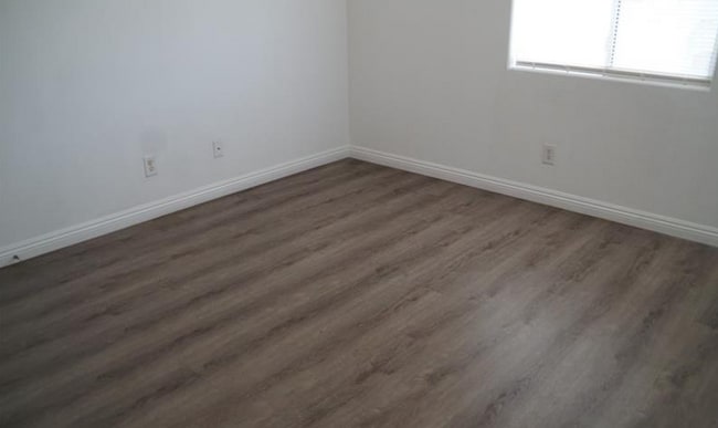 Building Photo - 494 Newberry Springs Dr