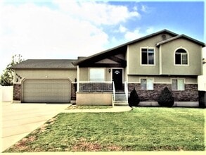 Building Photo - 1163 780 W