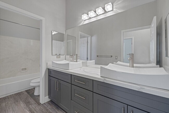 Building Photo - Executive Luxury Living with Unmatched Cit...