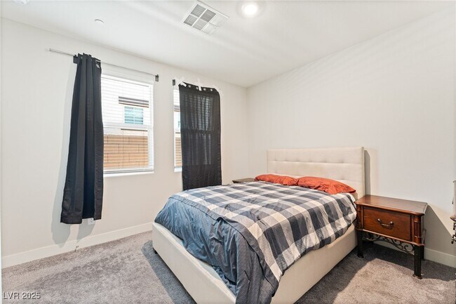 Building Photo - 457 Spring Dove Ave