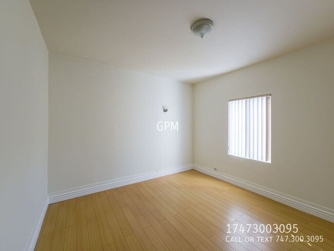 Building Photo - 126 E Garfield Ave