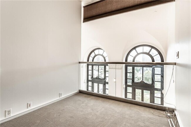 Loft - 350 N Meridian St
