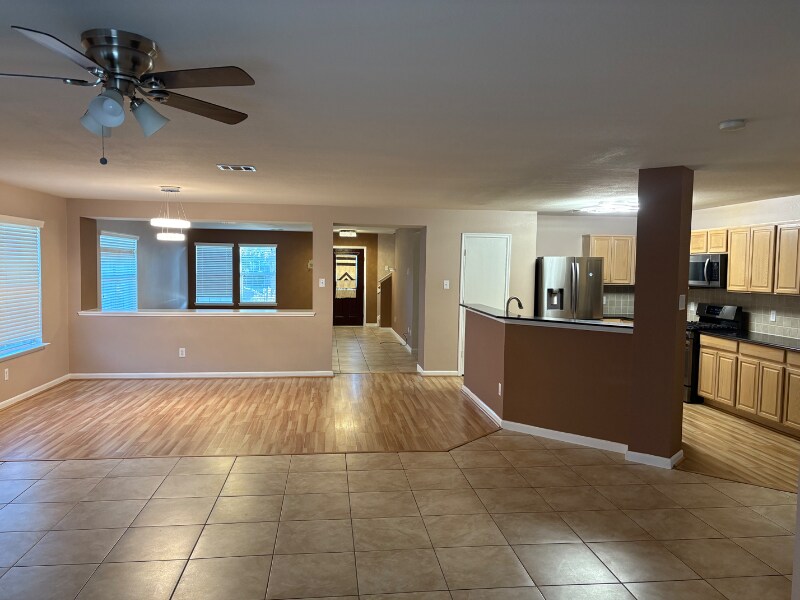 Building Photo - 327 Remington Heights Dr
