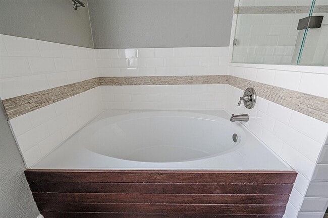 Building Photo - 5928 Lomita Verde Cir