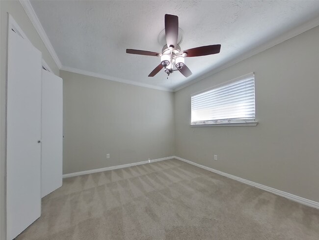 Building Photo - 6128 Silver Leaf Dr