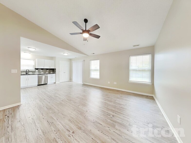 Building Photo - 1730 E Fork Dr