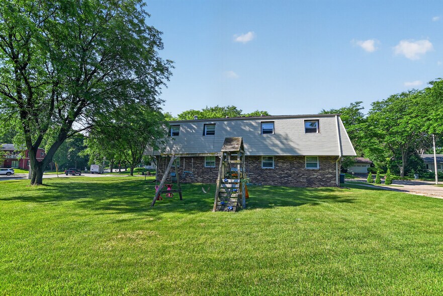 Building Photo - 5110 Pebblebrook Dr