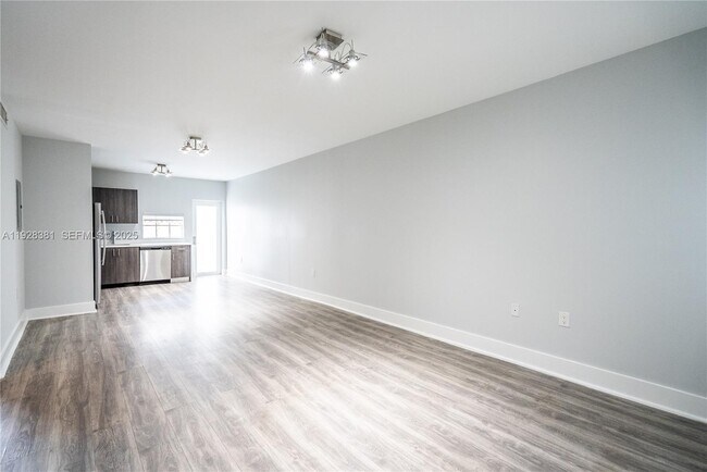 Building Photo - 331 85th St