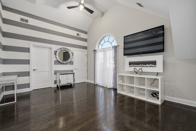 Building Photo - 5126 N Mission Dr