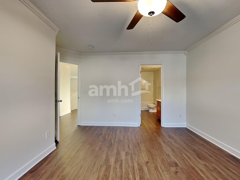 Building Photo - 3033 Brookchase Blvd