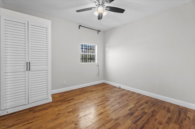Building Photo - Stylish One Bedroom Unit With Spare Room