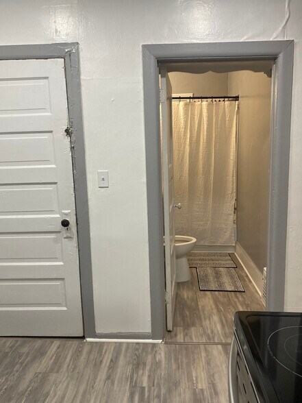 Building Photo - 21 Bellevue St