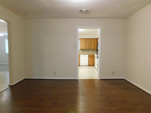 Building Photo - 2204 Canterbury Ct