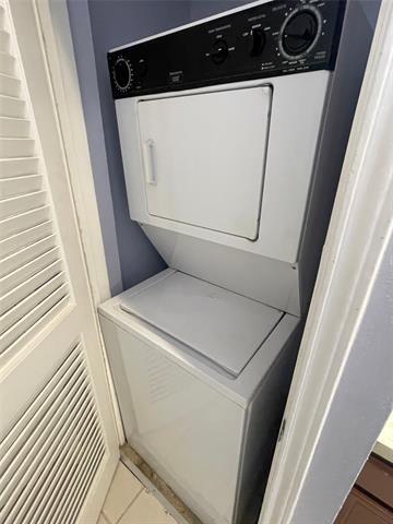 Building Photo - 2105 Count Fleet Dr