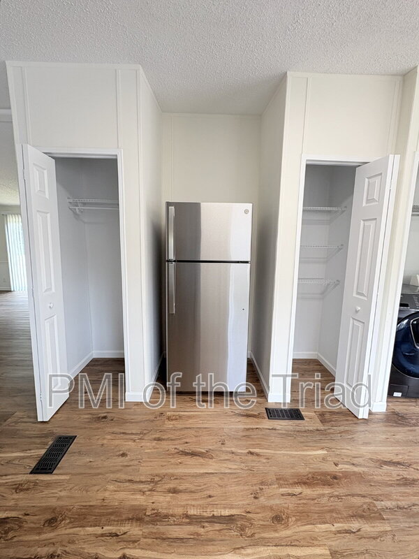 Building Photo - 589 Alvis Ln