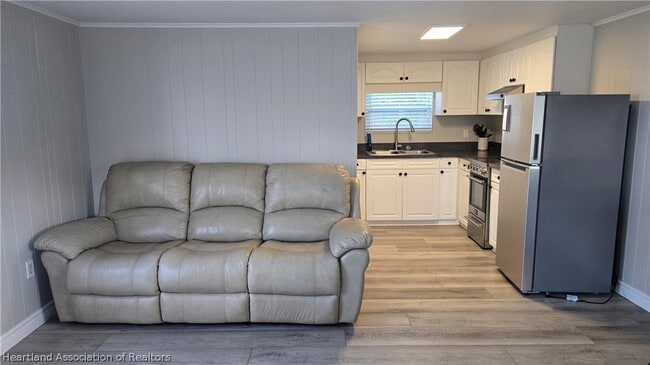 Building Photo - 683 Lake June Rd