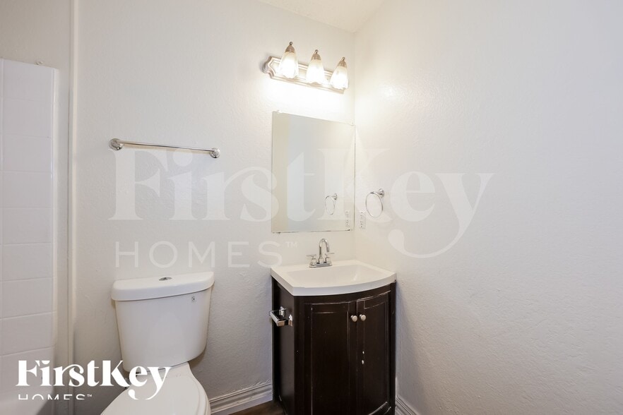 Building Photo - 600 Dayton Rd