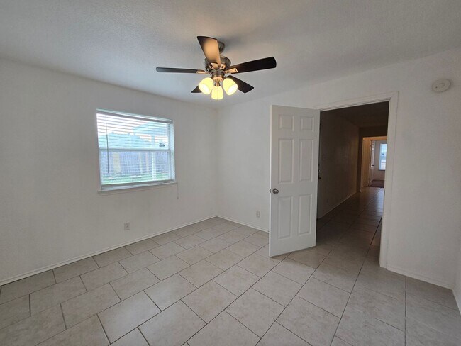 Building Photo - 3906 Kevin Shaw Dr