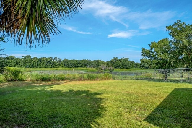 Building Photo - 3214 Skyview Dr