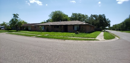 Building Photo - 4938 Trinity Dr