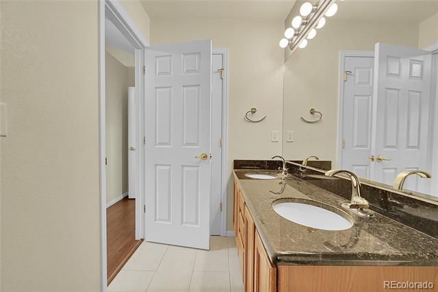 Building Photo - 2233 Watersong Cir