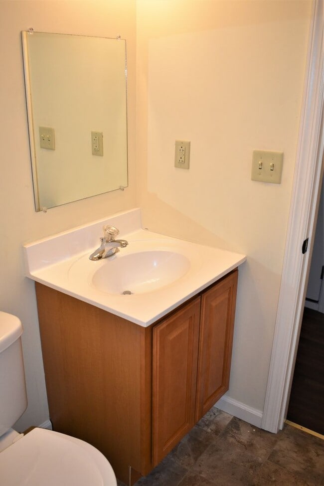 Building Photo - 1100 RES