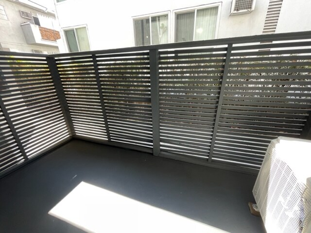 Building Photo - 530 N Orlando Ave