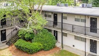Building Photo - 1290 Park Blvd