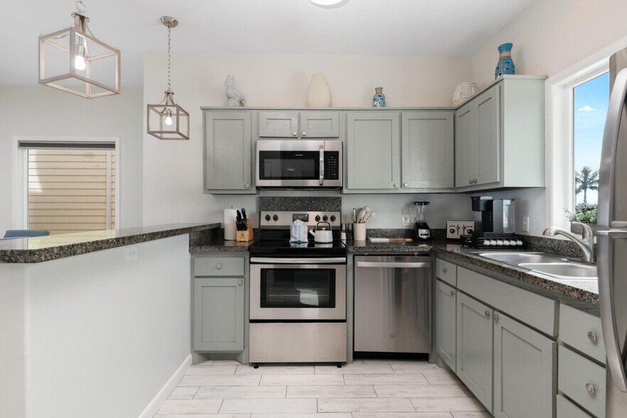 Building Photo - 204 Las Joyas Blvd