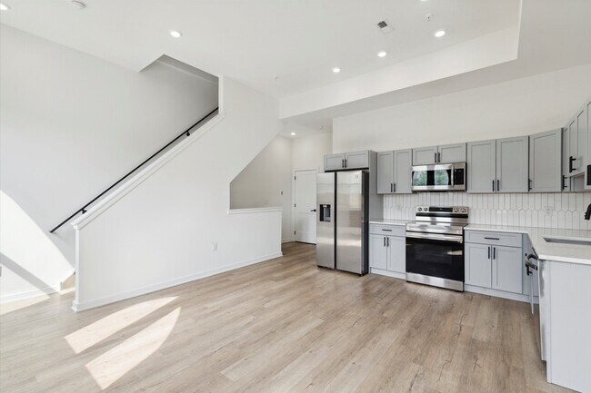 Building Photo - 1535 N Sydenham St