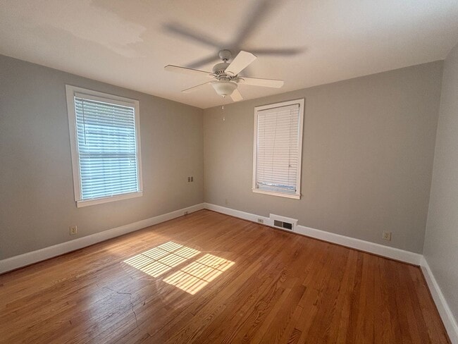 Building Photo - Forest Acres 3 Bedroom 2 Bath