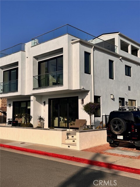 Building Photo - 506 Clubhouse Ave
