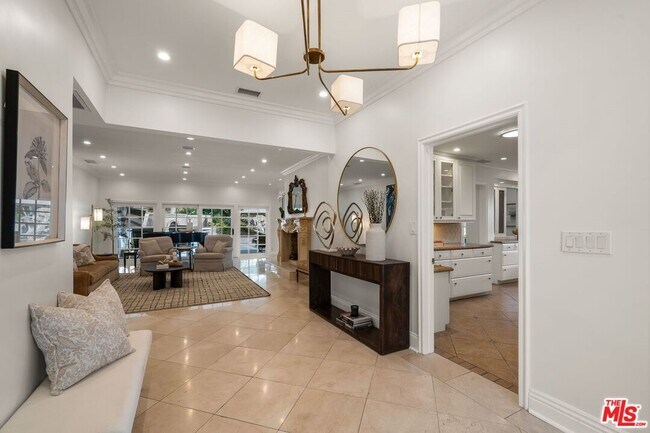 Building Photo - 9023 Alto Cedro Dr