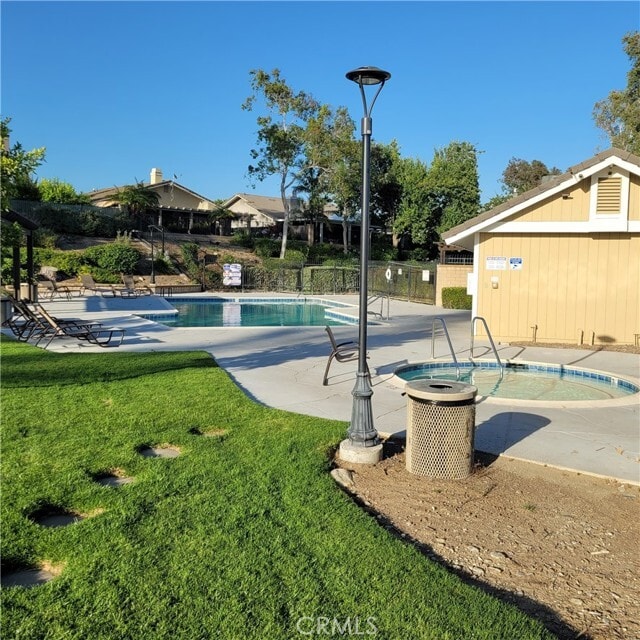 Building Photo - 775 Falcon View St