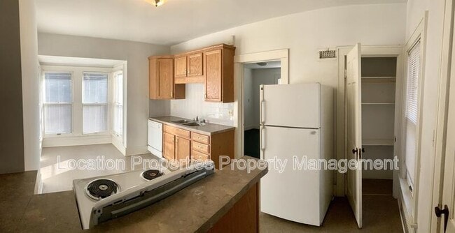 Building Photo - 1741 Vermont St