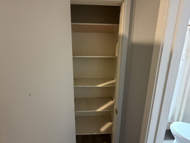 Building Photo - 3204 Apple St