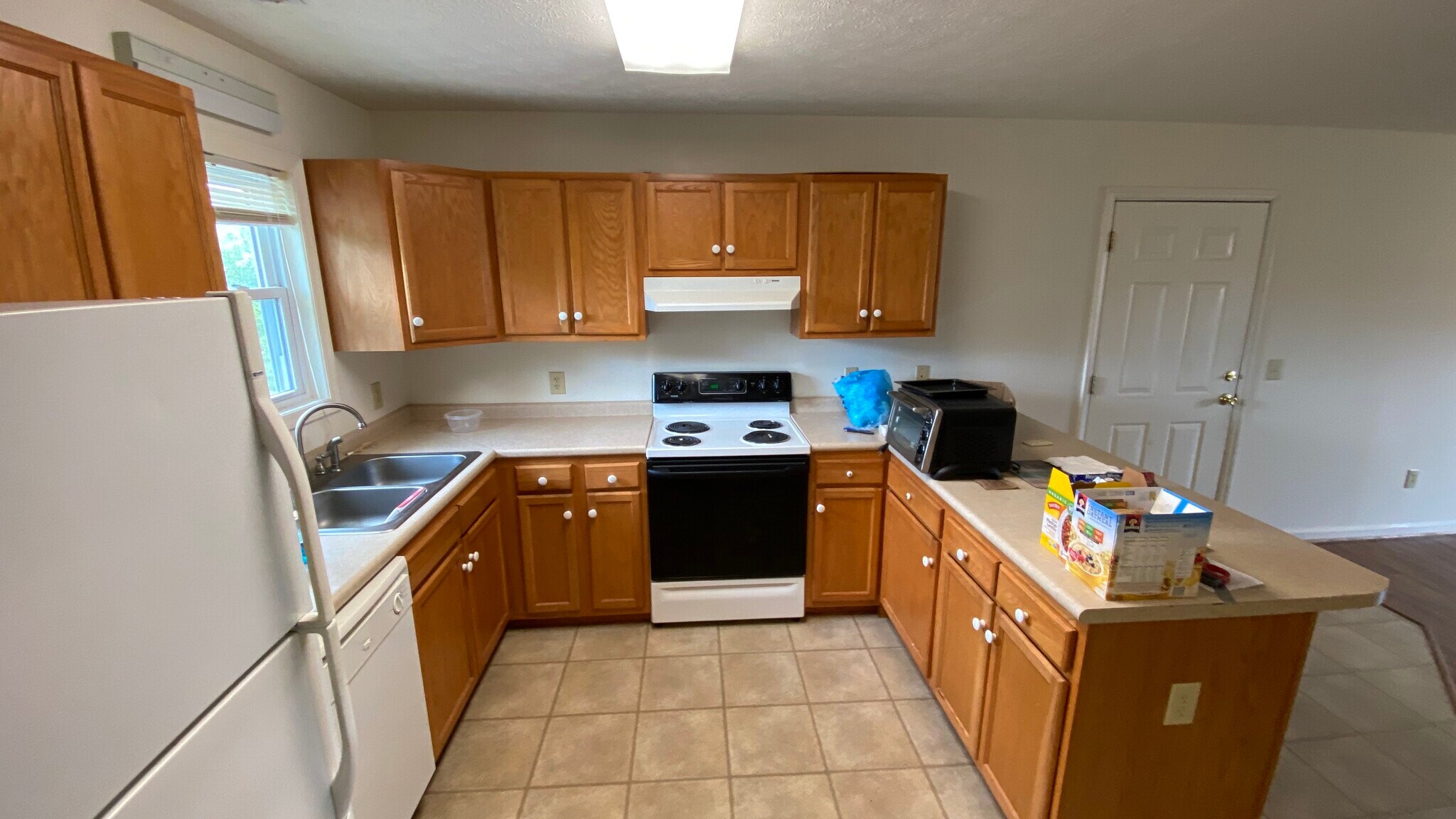 Building Photo - 1282 N Main St