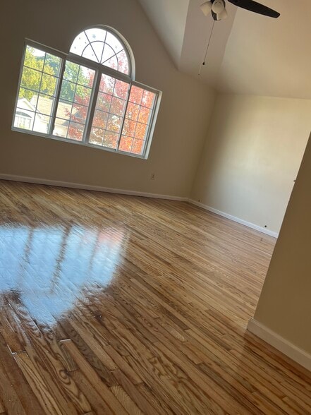 Building Photo - 36 Mersereau Ave