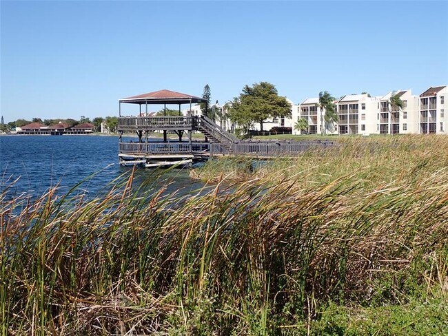 Building Photo - 106 Lake Emerald Dr