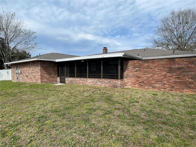Building Photo - 26720 Hickory Loop