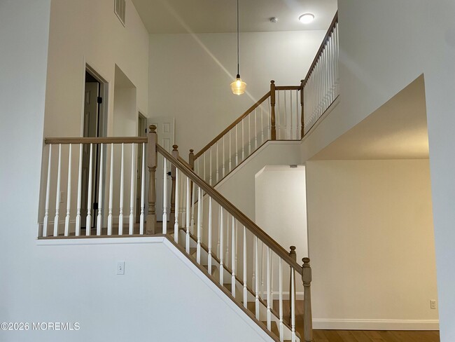 Building Photo - 44 Racquet Rd