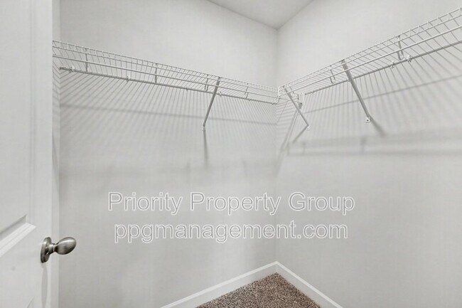 Building Photo - 13112 Kenworth Rd