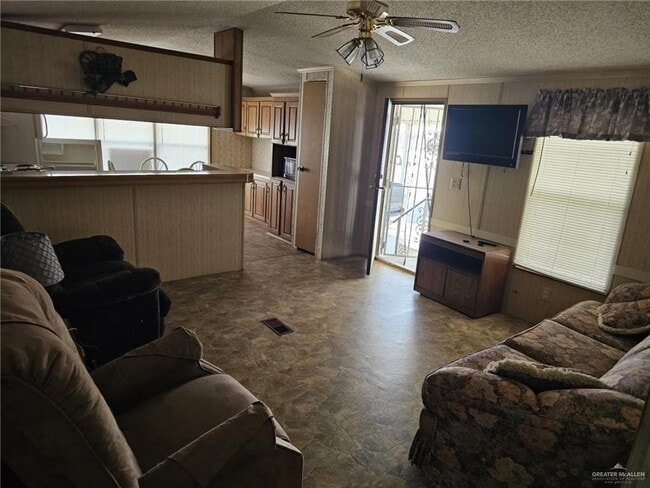 Building Photo - 129 Whisper Meadows Ln