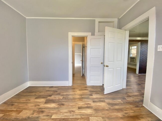 Building Photo - Available now 3 bed 1.5 bath in Slaton