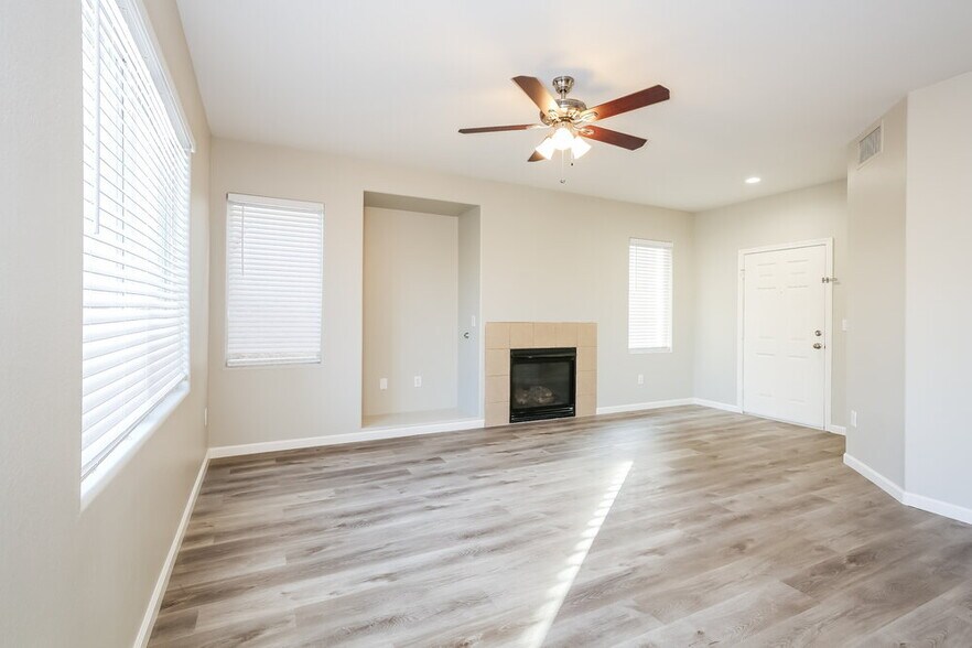 Building Photo - 4032 Benevolent Dr