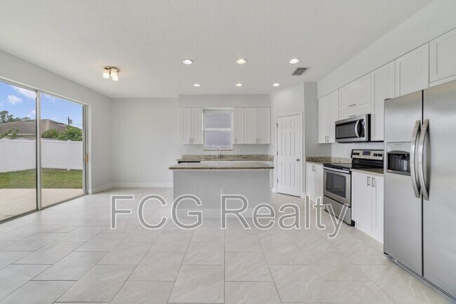 Building Photo - 128 Willow Dr
