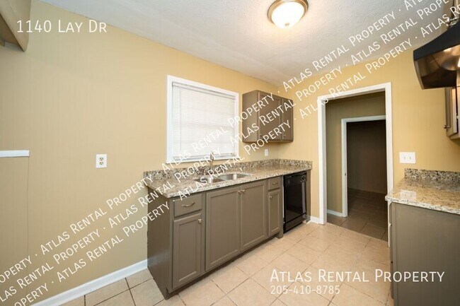 Building Photo - 1140 Lay Dr
